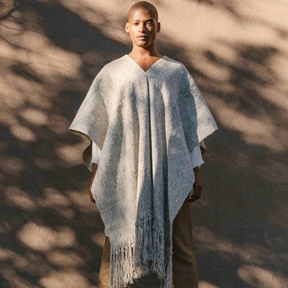 VOZ Handwoven Marble Fringe Manta in Sand color